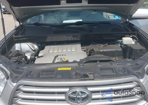 2010 Toyota Highlander Base V6 z USA, uszkodzony, nr VIN 5TDBK3EH1AS015964